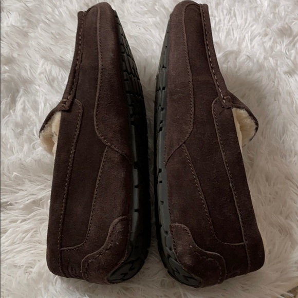 Ugg Ascot Slipper - Picture 9 of 10